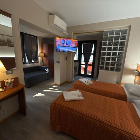 Hotel & Apartments Rinaldo Borgomanero Bagian luar foto