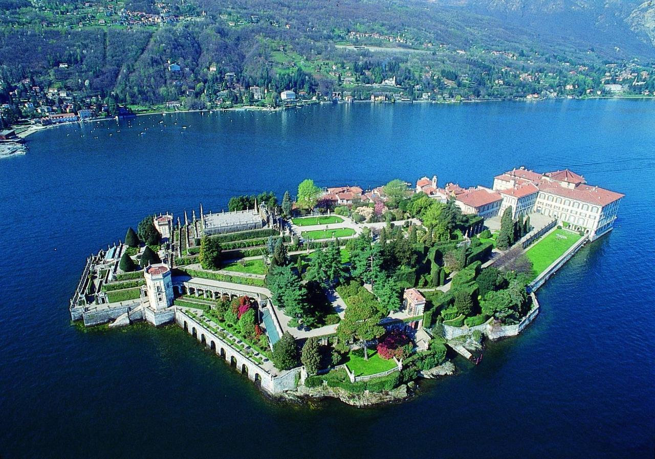 Hotel & Apartments Rinaldo Borgomanero Bagian luar foto