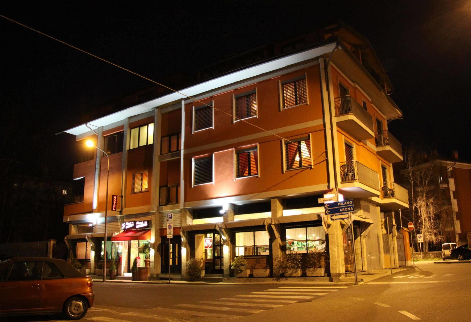 Hotel & Apartments Rinaldo Borgomanero Bagian luar foto