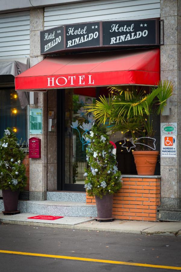 Hotel & Apartments Rinaldo Borgomanero Bagian luar foto